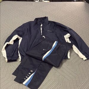 Vintage Nike Men's Navy and White Jacket